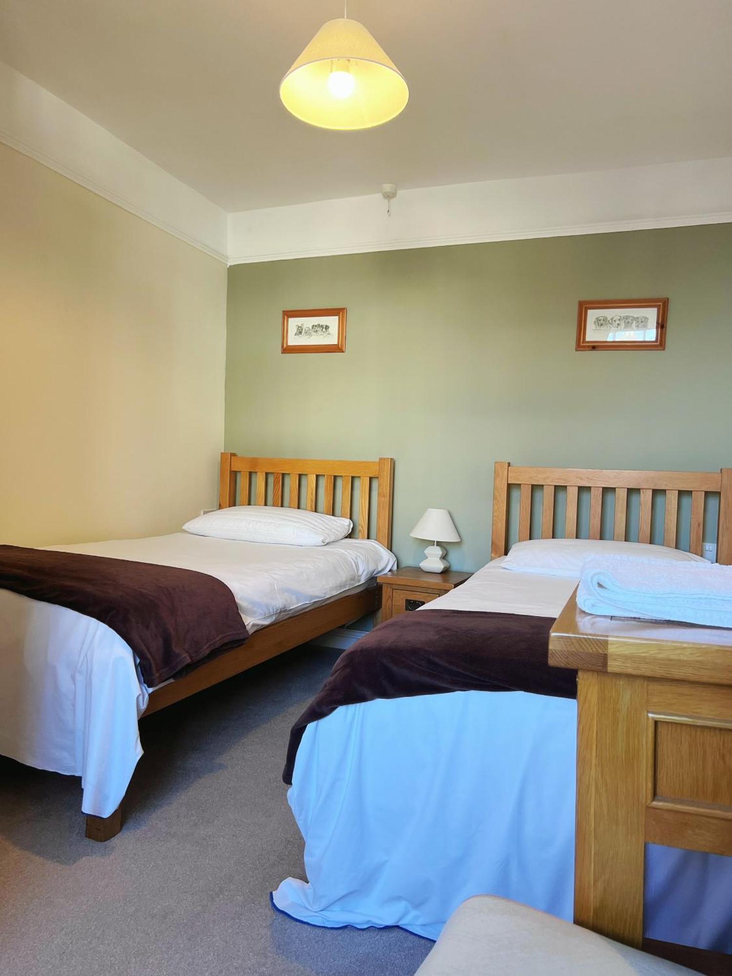 The Crown Hotel Corwen Extérieur photo