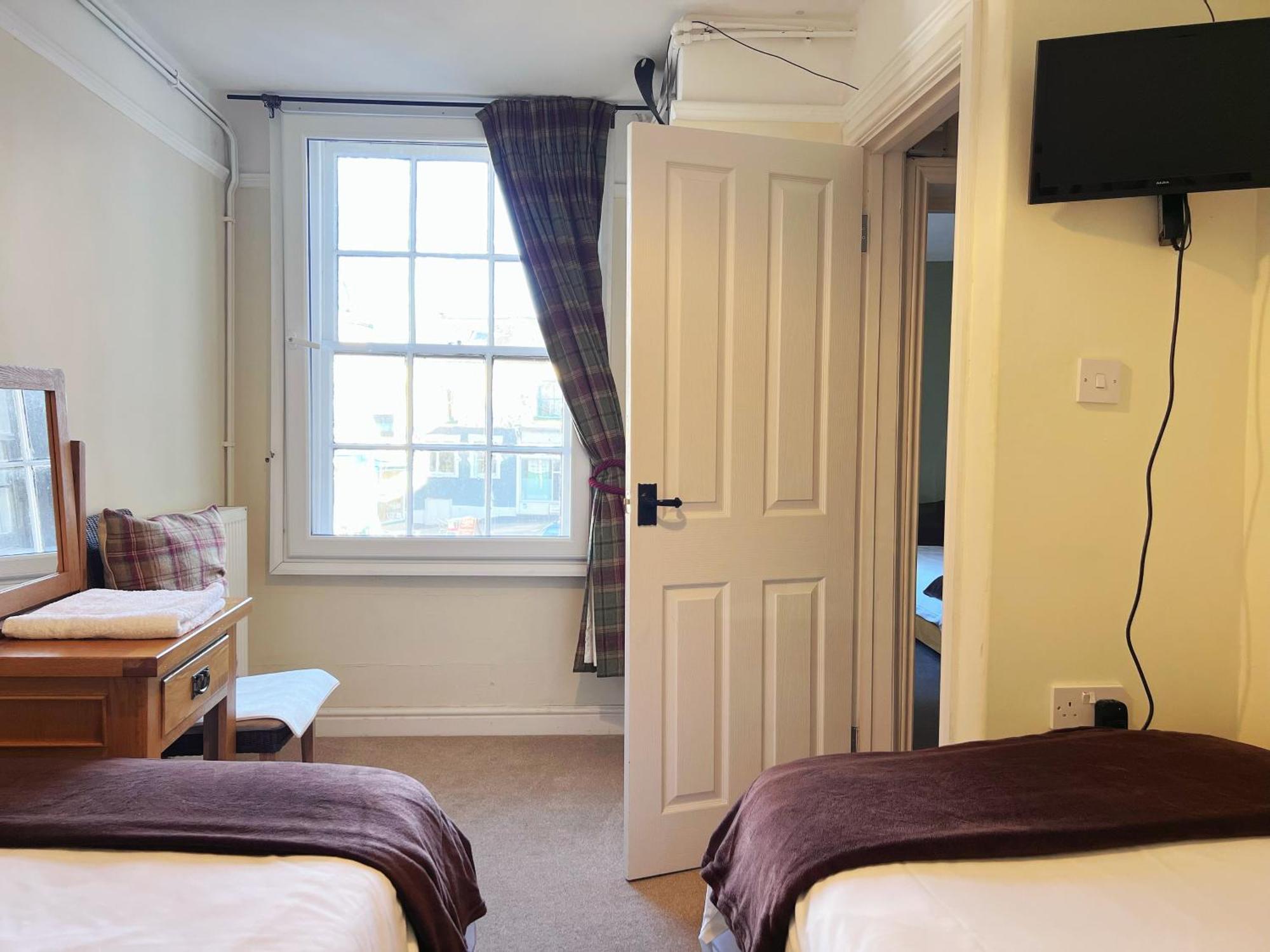 The Crown Hotel Corwen Extérieur photo