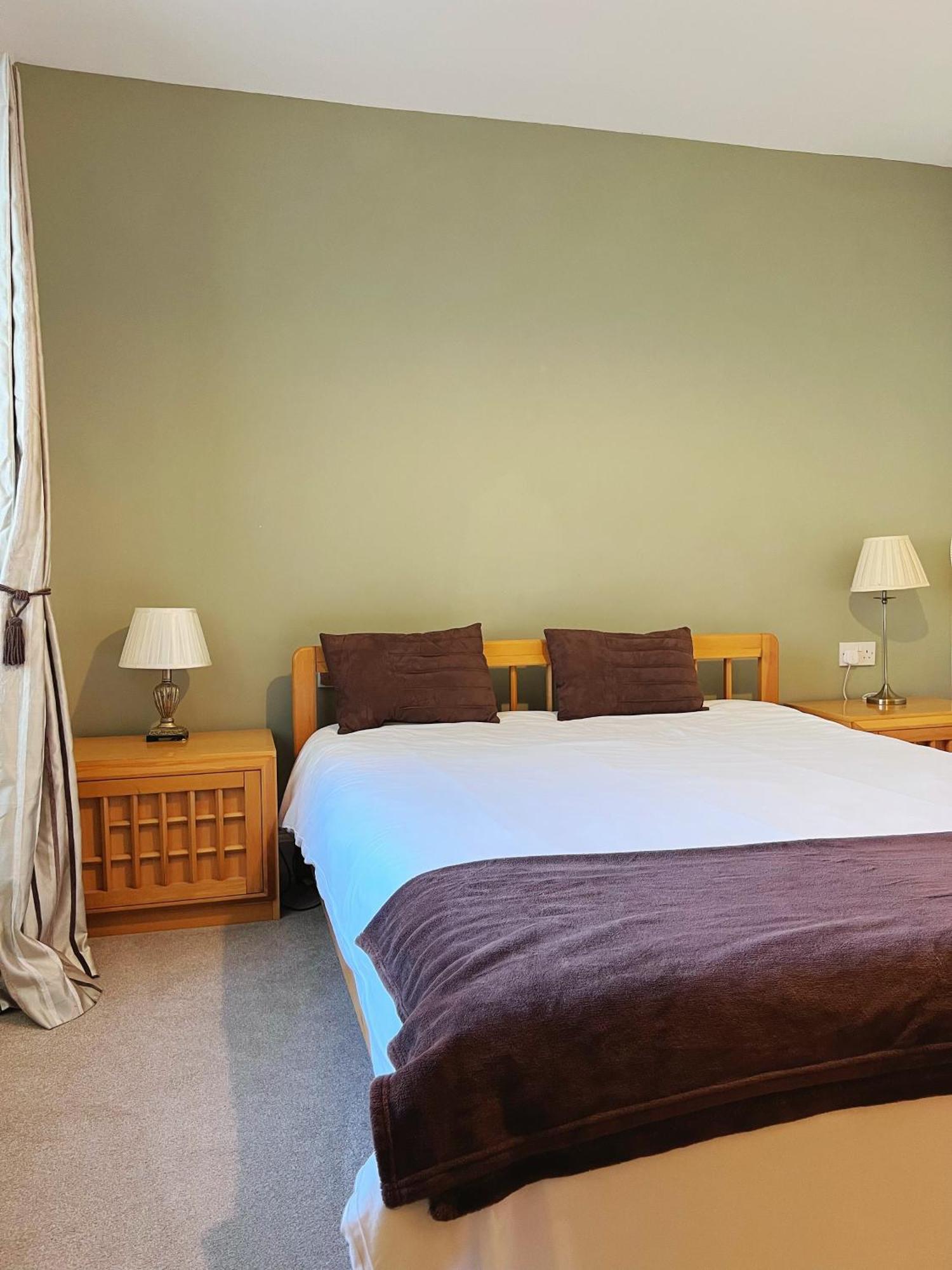 The Crown Hotel Corwen Extérieur photo