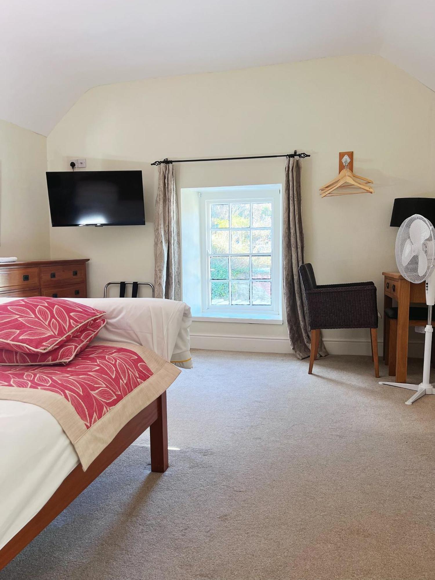 The Crown Hotel Corwen Extérieur photo